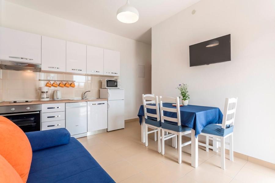 Apartmani Bezmalinovic Бол Екстериор снимка